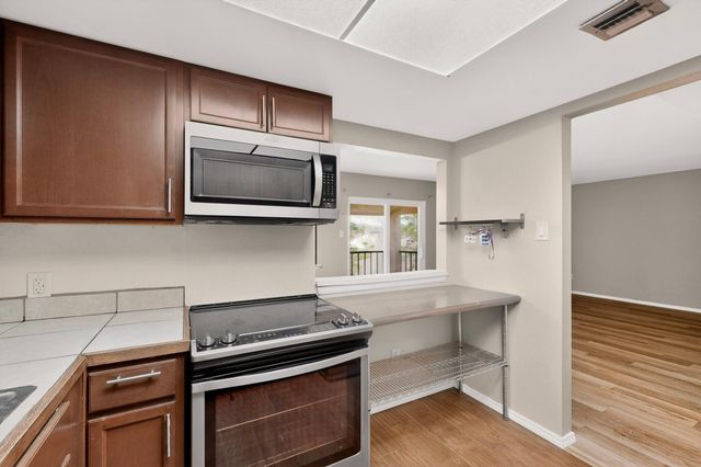 915 Country Club Drive SE APT H, Rio Rancho, NM 87124
