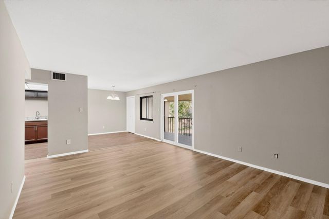 915 Country Club Drive SE APT H, Rio Rancho, NM 87124