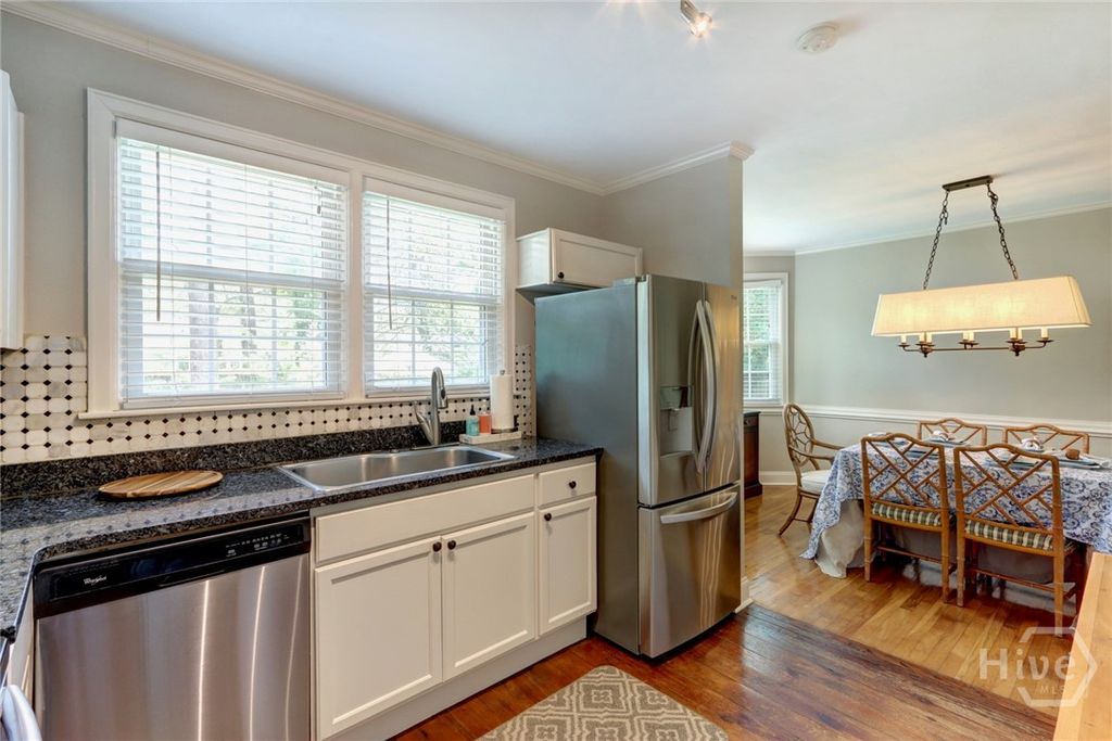 Image 11 of property listing at 423 E 57th Street, Savannah, GA 31405