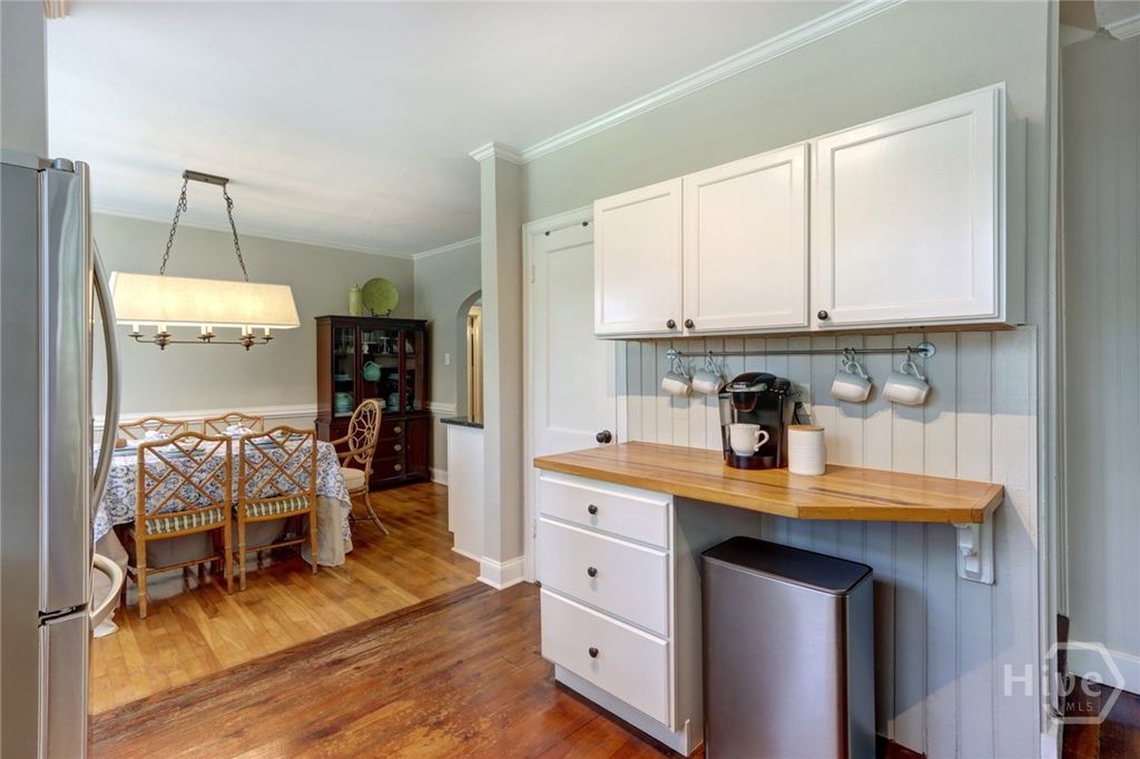 Image 12 of property listing at 423 E 57th Street, Savannah, GA 31405