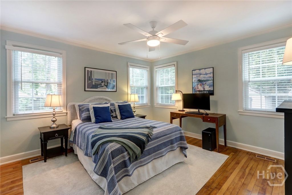 Image 13 of property listing at 423 E 57th Street, Savannah, GA 31405