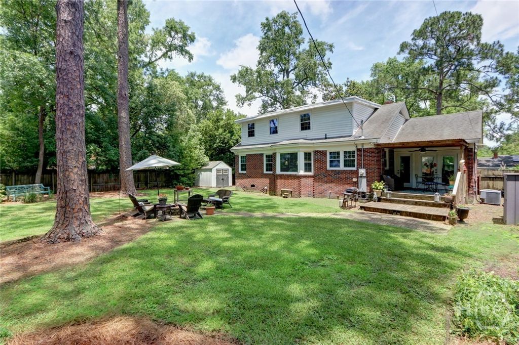 Image 19 of property listing at 423 E 57th Street, Savannah, GA 31405