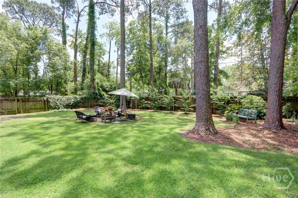 Image 2 of property listing at 423 E 57th Street, Savannah, GA 31405