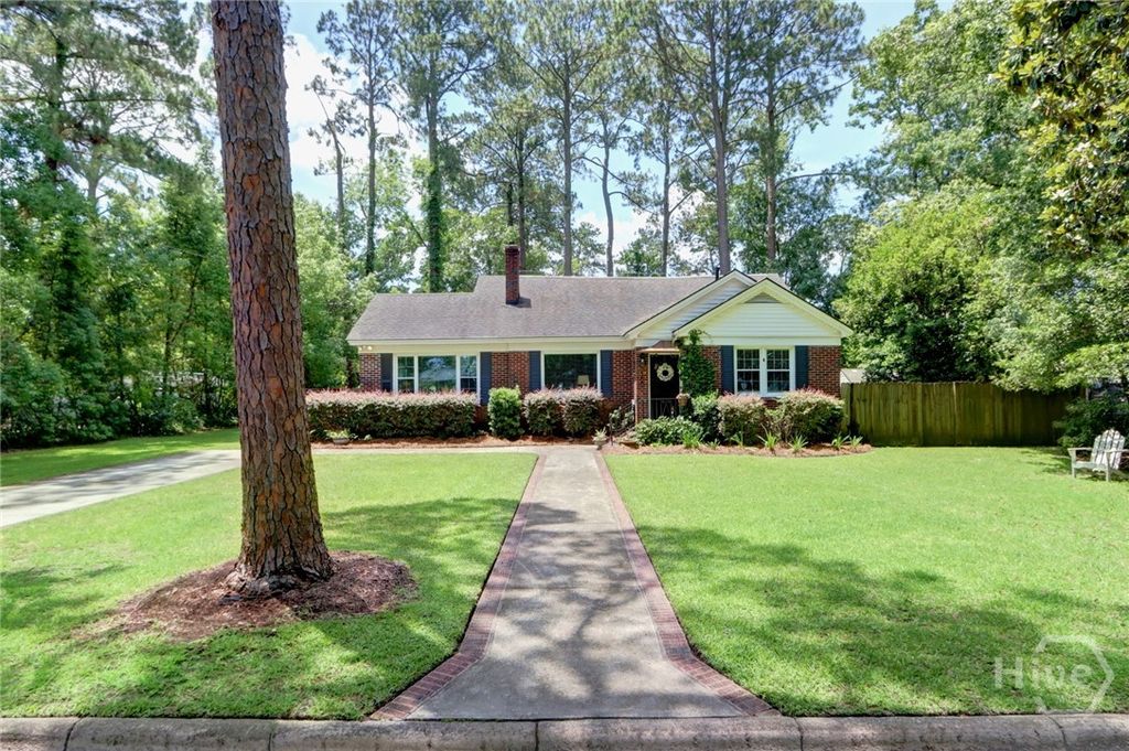 Image 22 of property listing at 423 E 57th Street, Savannah, GA 31405