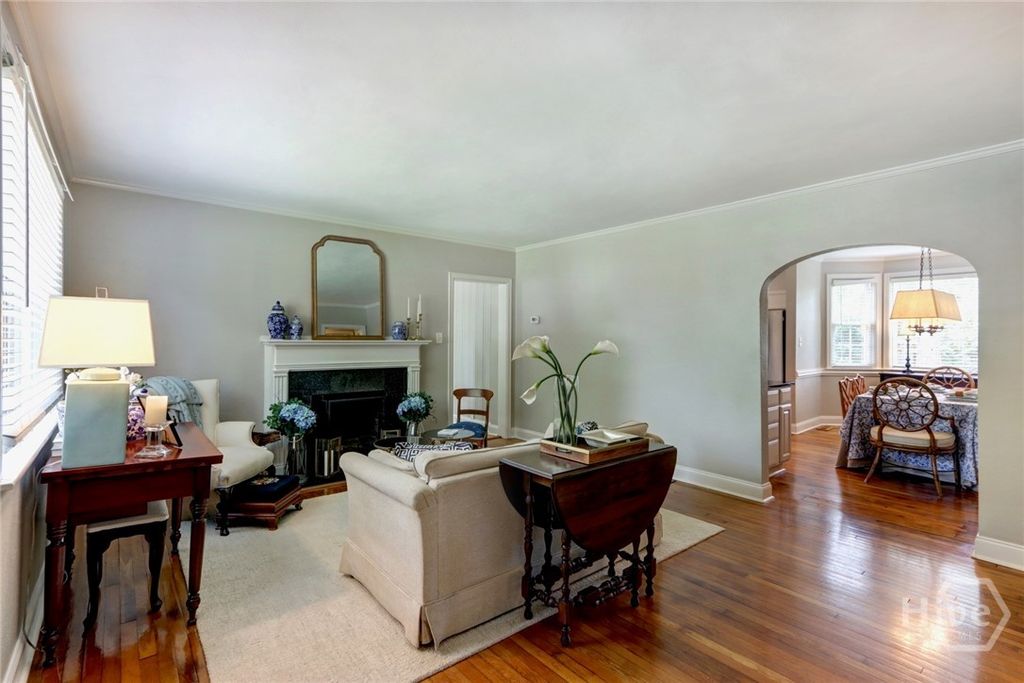 Image 3 of property listing at 423 E 57th Street, Savannah, GA 31405