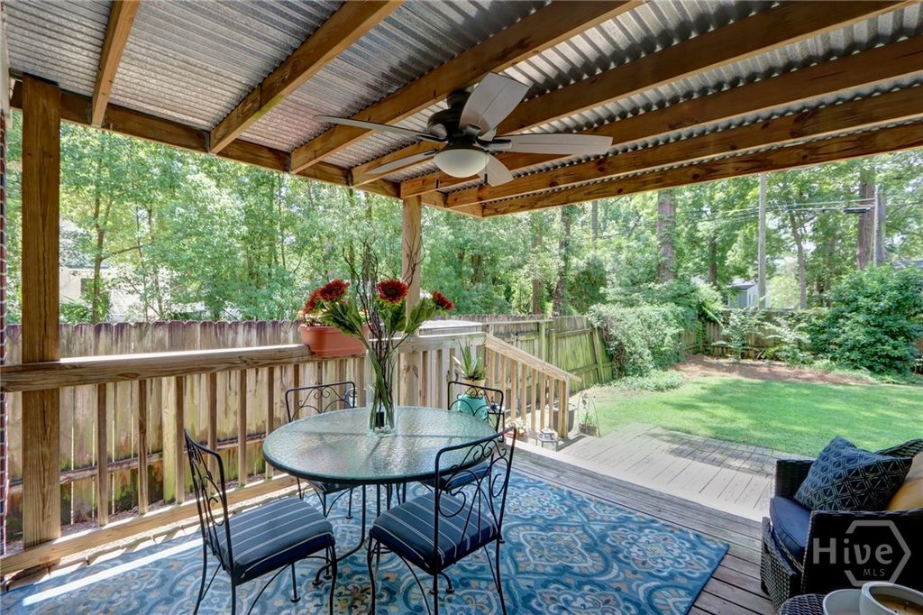 Image 6 of property listing at 423 E 57th Street, Savannah, GA 31405