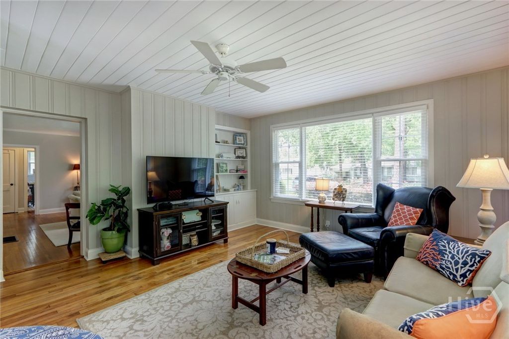Image 7 of property listing at 423 E 57th Street, Savannah, GA 31405