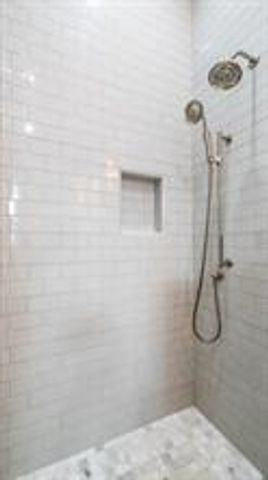2614 E Seaside Drive, Galveston, TX 77550