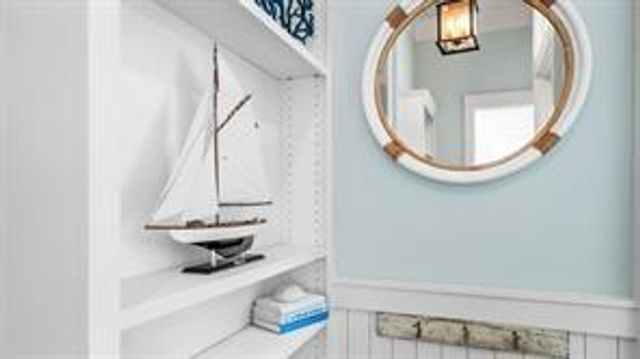 2614 E Seaside Drive, Galveston, TX 77550