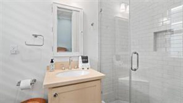 2614 E Seaside Drive, Galveston, TX 77550