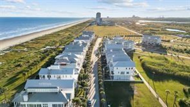 2614 E Seaside Drive, Galveston, TX 77550