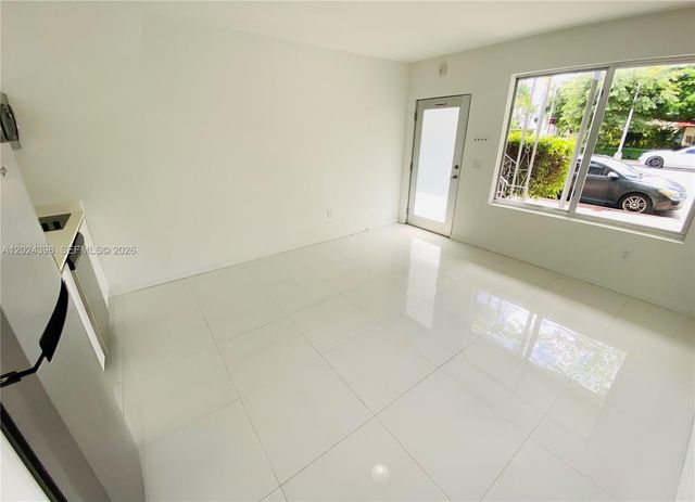 801 15th St 102, Miami Beach, FL 33139