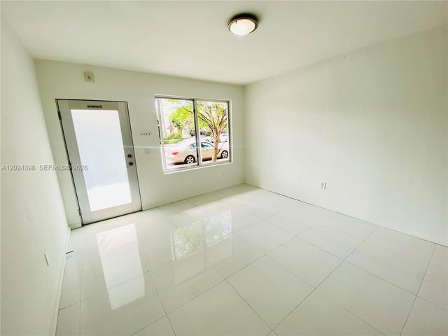 801 15th St 102, Miami Beach, FL 33139