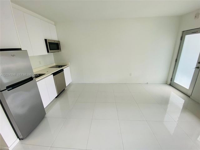 801 15th St 102, Miami Beach, FL 33139