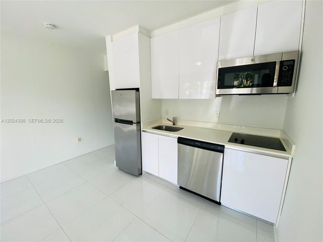 801 15th St 102, Miami Beach, FL 33139