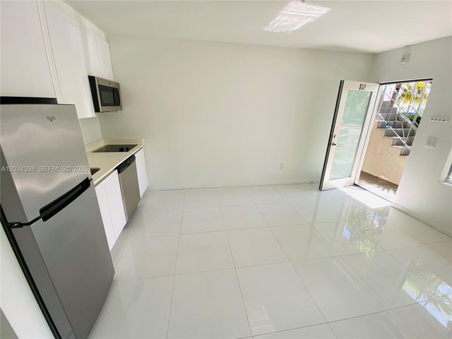 801 15th St 102, Miami Beach, FL 33139