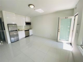 801 15th St 102, Miami Beach, FL 33139