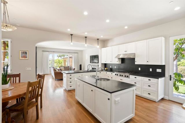 16733 Calle Hermosa, San Diego, CA 92127