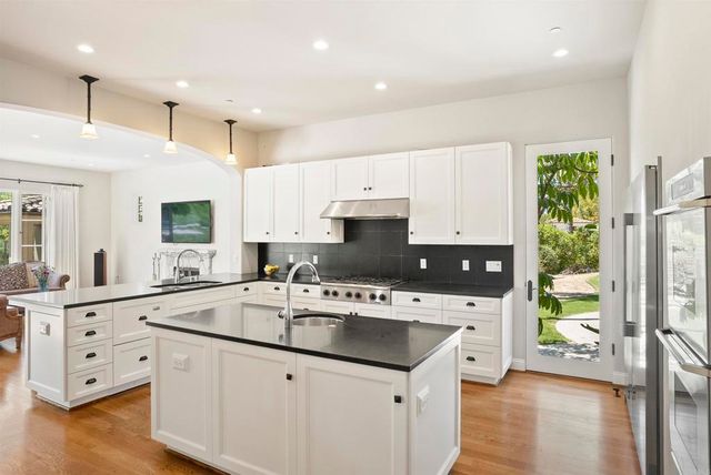 16733 Calle Hermosa, San Diego, CA 92127