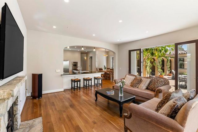 16733 Calle Hermosa, San Diego, CA 92127