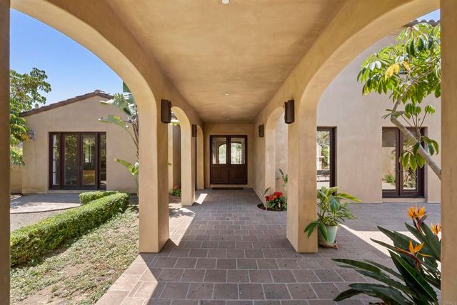 16733 Calle Hermosa, San Diego, CA 92127