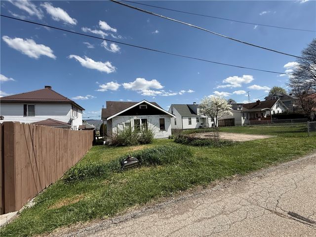 12 Connor St, South Union Twp, PA 15401
