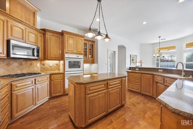 804 Revere Way, Bakersfield, CA 93312