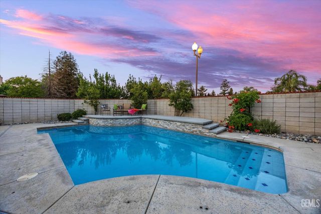 804 Revere Way, Bakersfield, CA 93312