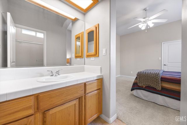 804 Revere Way, Bakersfield, CA 93312