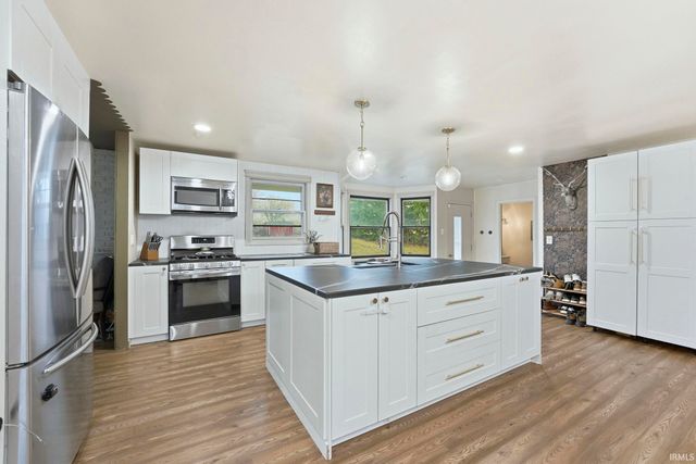 10209 Coverdale Road, Fort Wayne, IN 46809