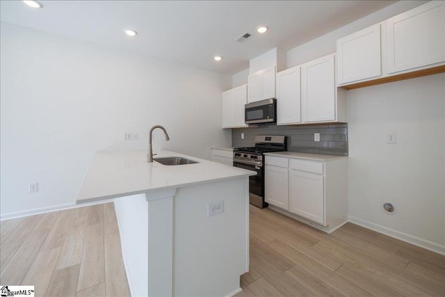 124 Selton Place, Taylors, SC 29687
