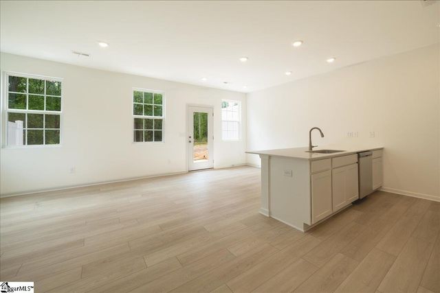 124 Selton Place, Taylors, SC 29687