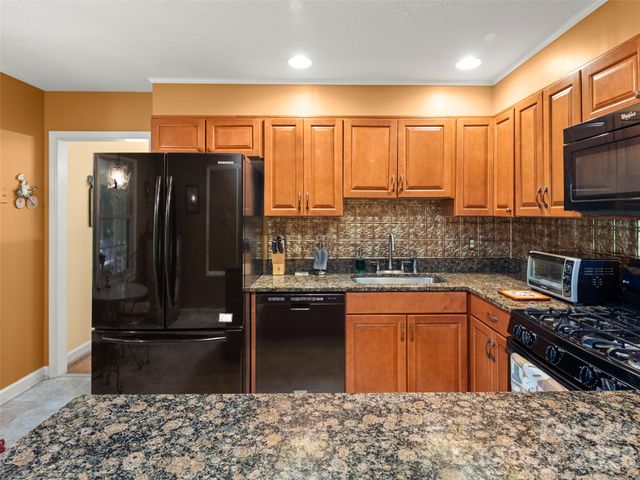 340 Sycamore Drive, Arden, NC 28704