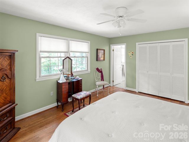 340 Sycamore Drive, Arden, NC 28704
