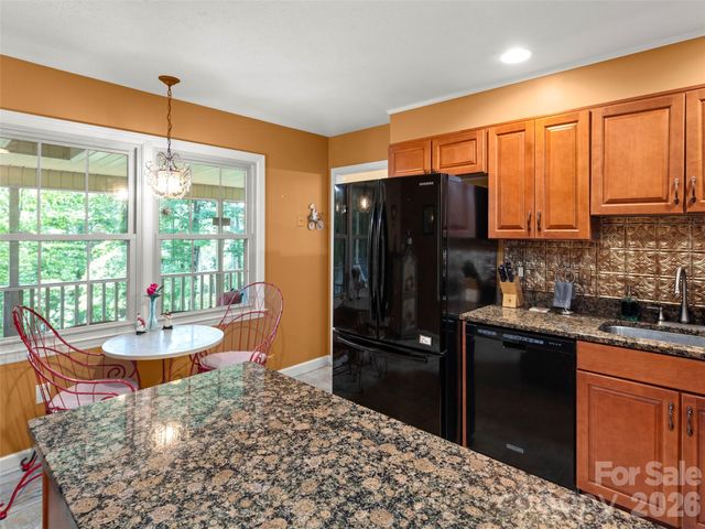 340 Sycamore Drive, Arden, NC 28704