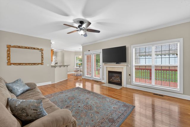 1046 Island Brook Dr, Hendersonville, TN 37075