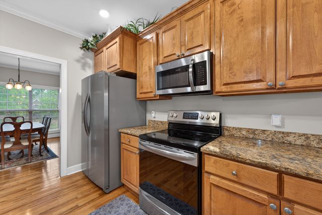 1046 Island Brook Dr, Hendersonville, TN 37075