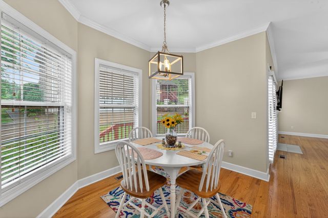 1046 Island Brook Dr, Hendersonville, TN 37075