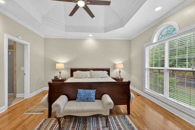 1046 Island Brook Dr, Hendersonville, TN 37075