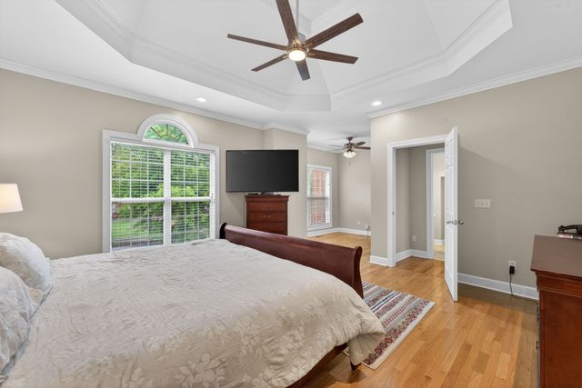 1046 Island Brook Dr, Hendersonville, TN 37075
