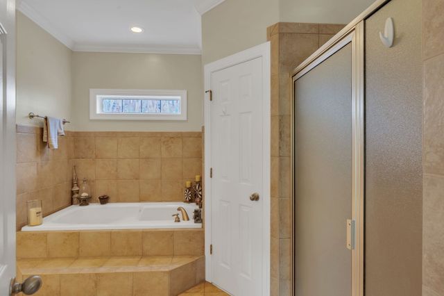 1046 Island Brook Dr, Hendersonville, TN 37075
