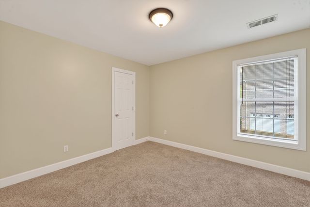 1046 Island Brook Dr, Hendersonville, TN 37075
