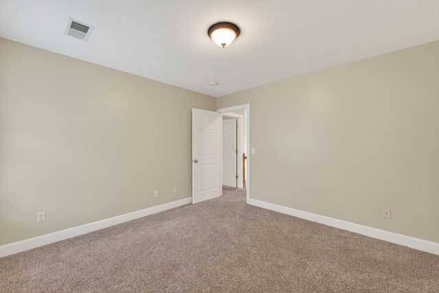 1046 Island Brook Dr, Hendersonville, TN 37075