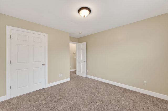1046 Island Brook Dr, Hendersonville, TN 37075