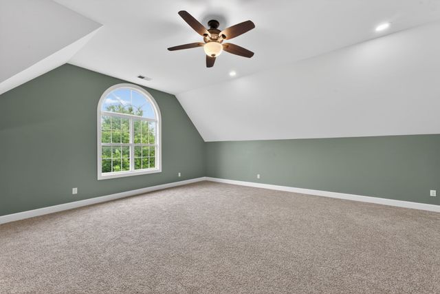 1046 Island Brook Dr, Hendersonville, TN 37075