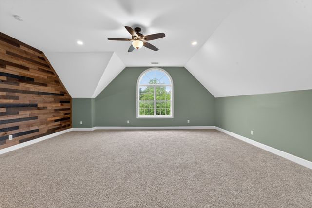 1046 Island Brook Dr, Hendersonville, TN 37075