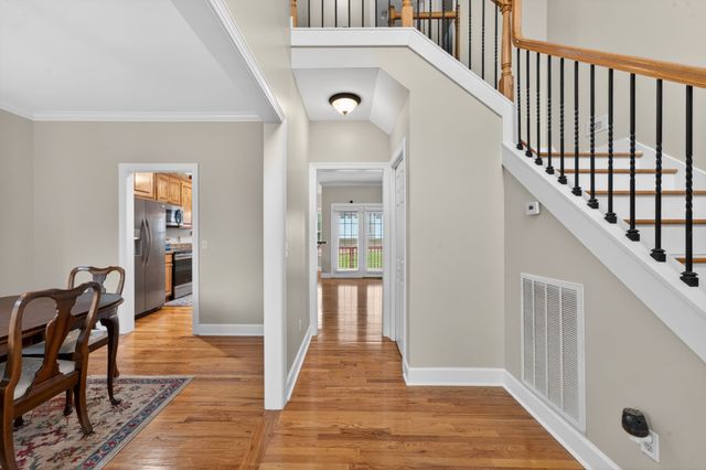 1046 Island Brook Dr, Hendersonville, TN 37075