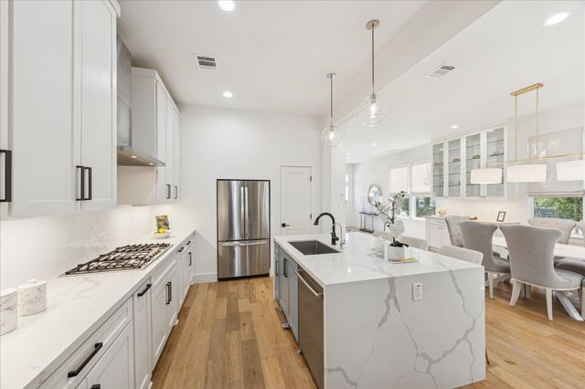 517 Harvard Street, Houston, TX 77007