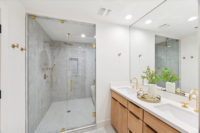 517 Harvard Street, Houston, TX 77007