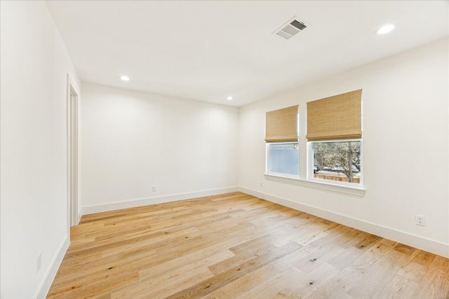 517 Harvard Street, Houston, TX 77007